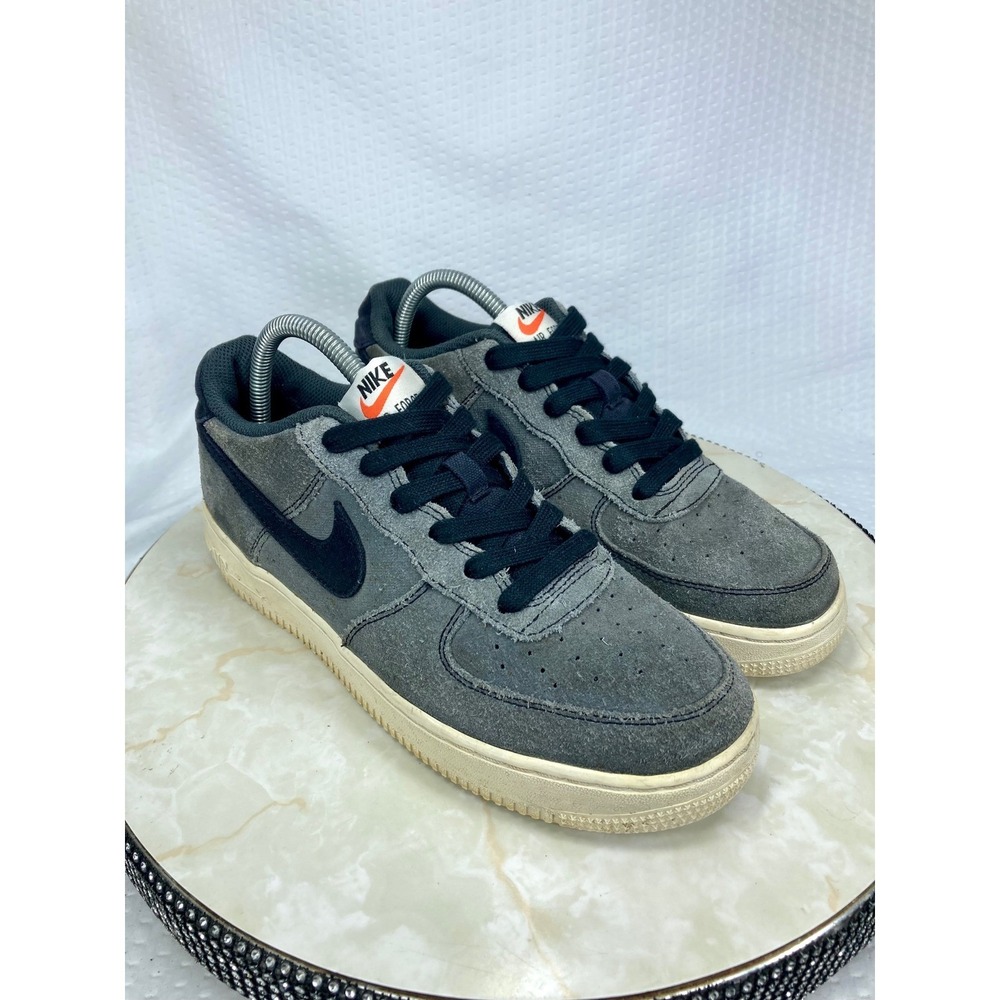 Nike Air Force 1 Low Top Sneakers Womens 8.5 Grey Black Suede Streetwear Shoes